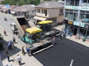 ASFALT SERME VE SIKIŞTIRMA